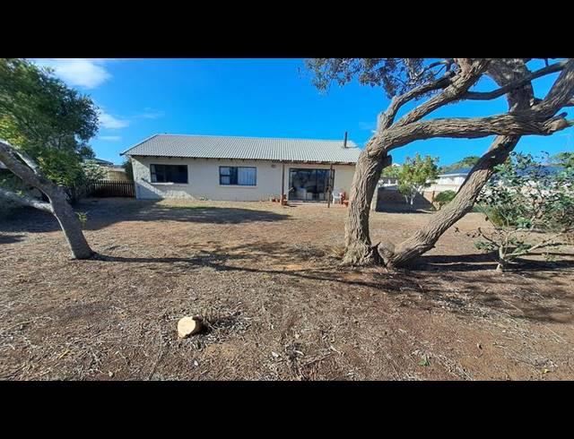 2 BEDROOM HOUSE FOR SALE IN STILBAAI-WES